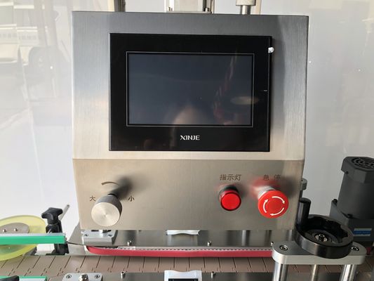 หลายชนิดของขวด เครื่องปิดขวด servo เครื่องปิดขวดอัตโนมัติ 20-50 ชิ้น / นาที
