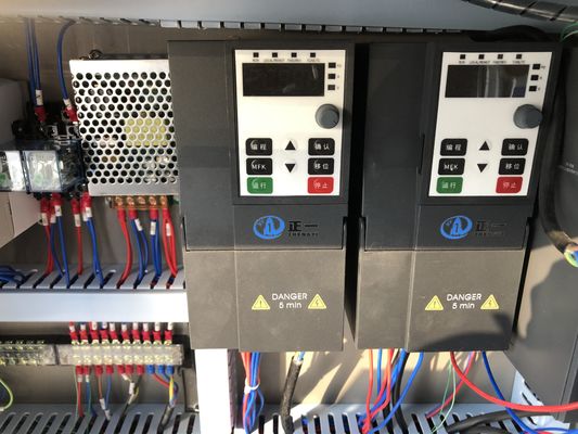 หลายชนิดของขวด เครื่องปิดขวด servo เครื่องปิดขวดอัตโนมัติ 20-50 ชิ้น / นาที